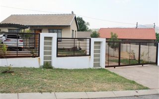 2 Bedroom House in Karino