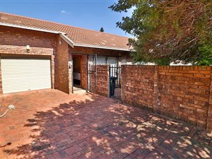 3 Bed Simplex in Garsfontein