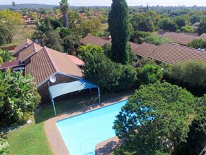 3 Bed Simplex in Garsfontein
