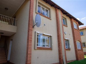 3 Bed Apartment in Rensburg