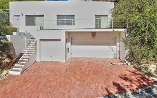 2 Bedroom Apartment in Higgovale
