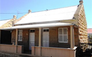 2 Bedroom House in Oudtshoorn Central