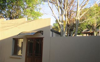 1 Bedroom Garden Cottage in Rietondale