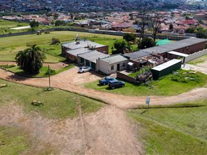2.5 ha Farm in President Park