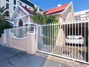 4 Bed House in Sea Point