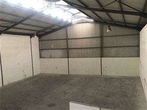 450 m² Industrial space in Triangle Farm