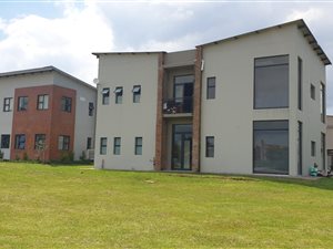250 m² Office Space in Silver Lakes
