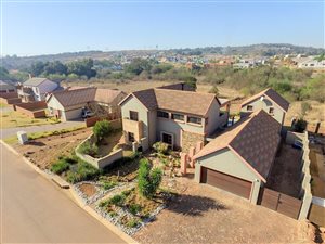 6 Bed House in Rietvlei Ridge Country Estate