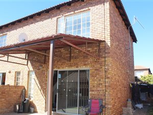2 Bed Townhouse in Wilgeheuwel