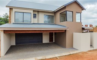 3 Bedroom Duplex in Highveld Park