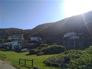 811 m² Land available in Mthata