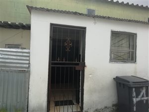 2 Bed House in Mitchells Plain