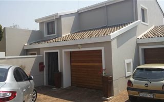 3 Bedroom Townhouse in Waterkloof Ridge