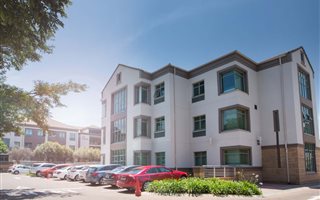 870 m² Office Space in Pretoria Central