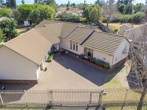 3 Bed House in Brackendowns