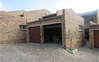 4 Bedroom Duplex in Corlett Gardens