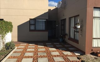 3 Bedroom House in Albertinia