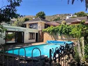 4 Bed House in Fish Hoek