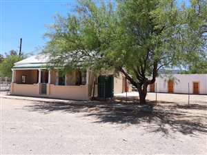 3 Bed House in Steytlerville