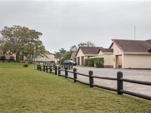 3 Bed Apartment in Veld En Vlei