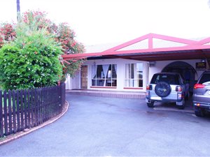 3 Bed House in Brackendowns
