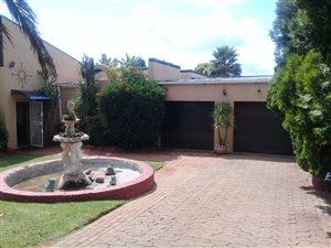 4 Bed House in Silverfields Park