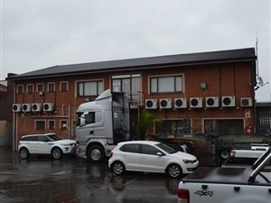 2089 m² Industrial space in Jacobs