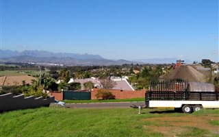 1200 m² Land available in Aurora
