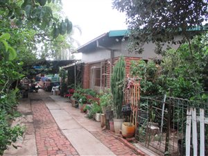 5 Bed House in Jan Niemand Park
