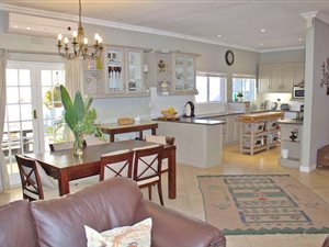 5 Bedroom House in Riebeek West