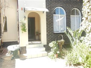 3 Bed Garden Cottage in Brackendowns