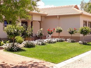 2 Bed Townhouse in Mooivallei Park
