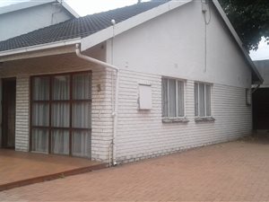 4 Bed House in Klippoortje