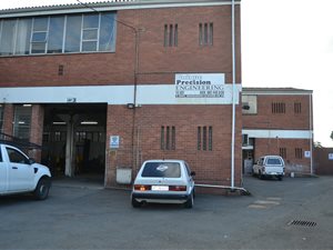 398 m² Industrial space in New Germany