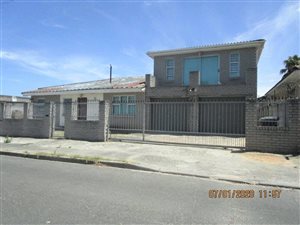 7 Bed House in Parow Valley