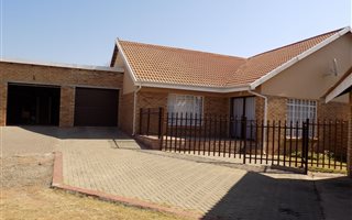 2 Bedroom Townhouse in Pioneer Park