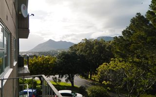 2 Bedroom Apartment in Fish Hoek