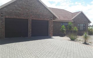 4 Bedroom House in Rooirivierrif