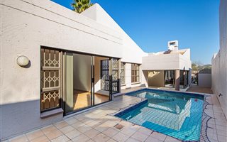 3 Bedroom Cluster in Hyde Park
