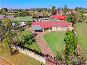 4 Bed House in Bonaero Park