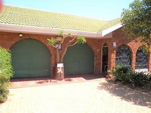 4 Bed House in La Hoff