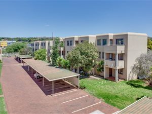 2 Bed Apartment in Weltevreden Park