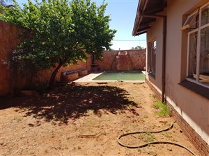 4 Bed House in Albertynshof