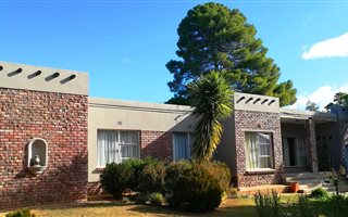 4 Bedroom House in De Rust