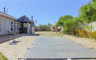 4 Bedroom House in Duynefontein