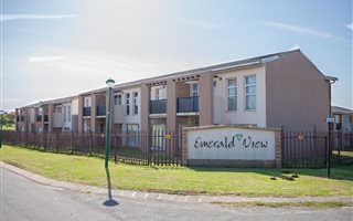 2 Bedroom Cluster in Port Alfred