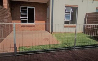 2 Bedroom Apartment in Parktown Estate