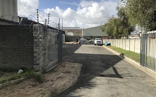 800 m² Industrial space in Airport Industria