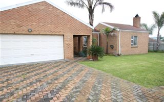 4 Bedroom House in The Crest
