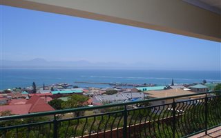 5 Bedroom House in Mossel Bay Central